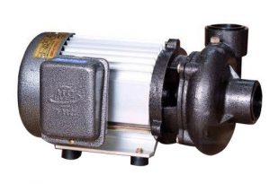 Thợ sửa máy bơm nước tại nhà Dĩ An